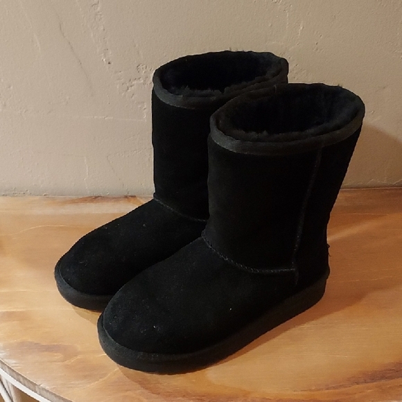 Koolaburra Shoes - Koolaburra Black Suede Boots